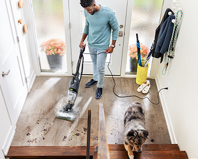 Staubsaugen, Wischen und Trocknen in einem Durchgang