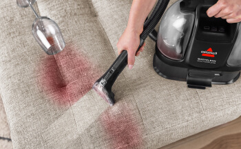 Entfernen Sie Schmutz und Flecken